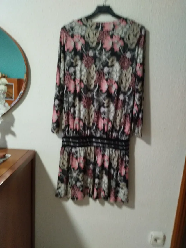 Vestido estampado flores negro rosa gris