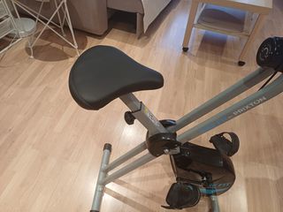 Bicicleta estática compacta y plegable