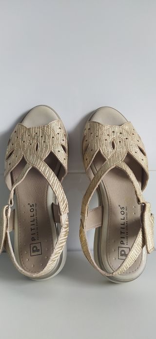 Sandalias Pitillos Beige y Doradas