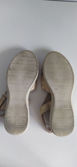 Sandalias Pitillos Beige y Doradas