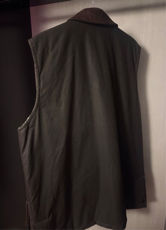 Chaqueta FORECAST verde oliva sin mangas