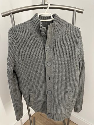 Chaqueta de punto gris o pull&bear