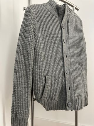 Chaqueta de punto gris o pull&bear