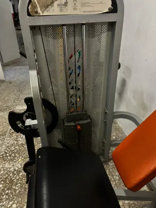 Maquinas de gimnasio.