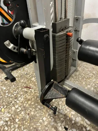 Maquinas de gimnasio.