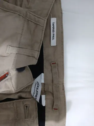 Pantalón cargo beige