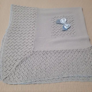 Bonita toquilla o arrullo de bebé