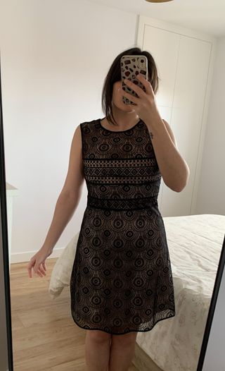Vestido negro y beige encaje Zara