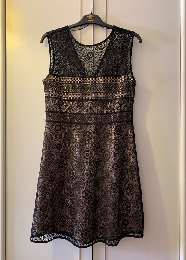 Vestido negro y beige encaje Zara