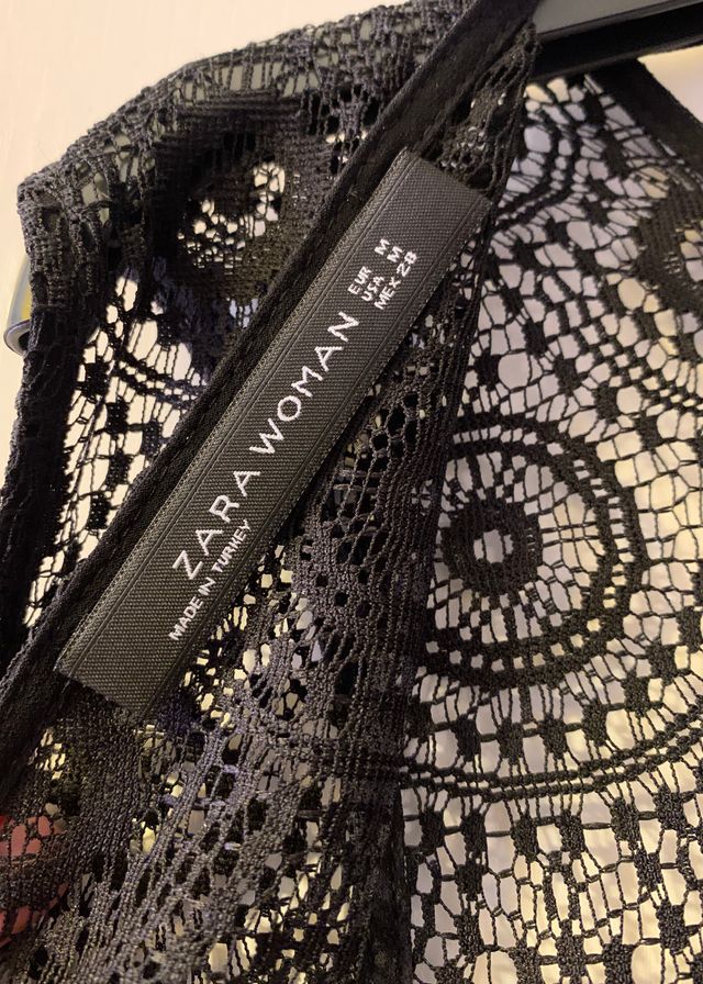 Vestido negro y beige encaje Zara