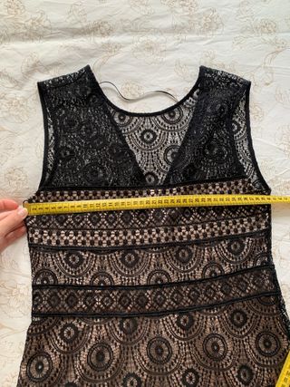Vestido negro y beige encaje Zara