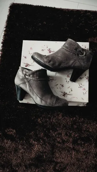 Botines de piel. Botas de piel. Botines mujer.Piel