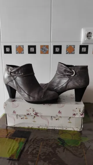 Botines de piel. Botas de piel. Botines mujer.Piel