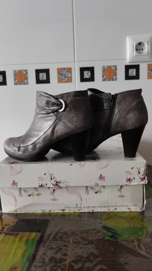 Botines de piel. Botas de piel. Botines mujer.Piel