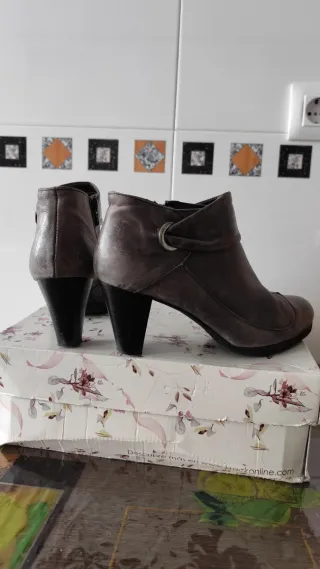 Botines de piel. Botas de piel. Botines mujer.Piel