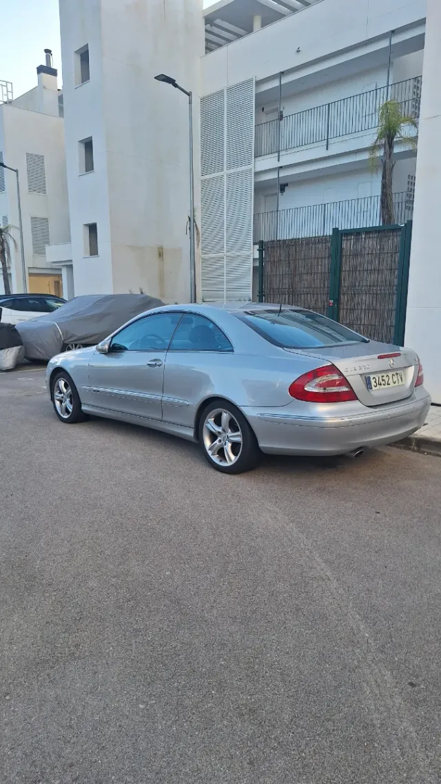 Mercedes-Benz  CLK 2004