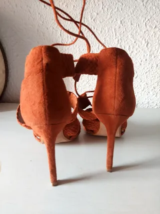 Sandalias de tacón en ante