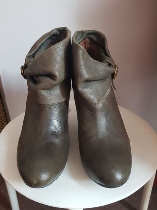 Botín piel auténtica tacón