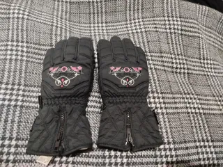 Guantes de chica negros y rosas