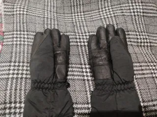 Guantes de chica negros y rosas
