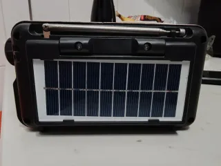 Radio solar Merodith MD-499 bronce.