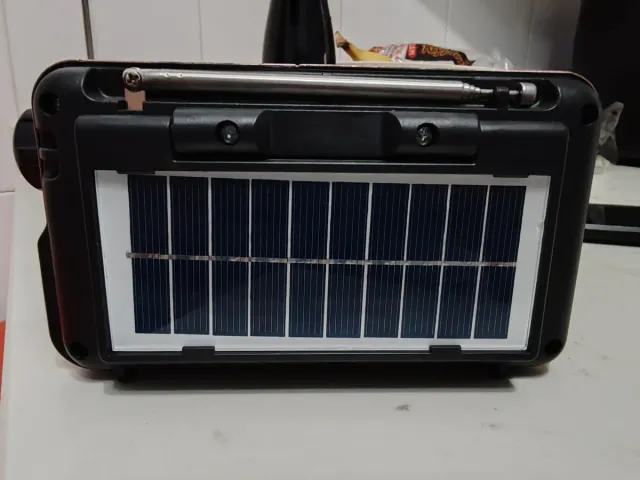 Radio solar Merodith MD-499 bronce.