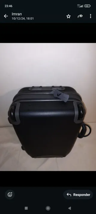 Maleta de viaje negra con ruedas