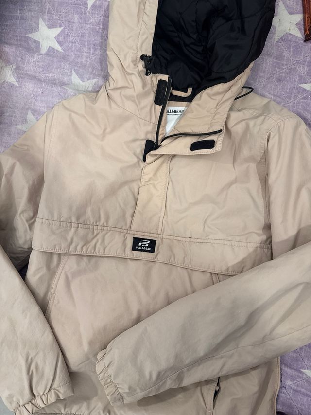Chaqueta Pull&Bear Beige con Capucha