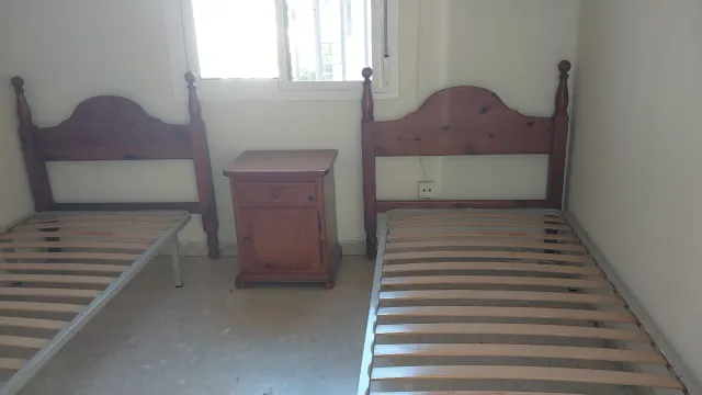 Cabecero de cama individual de madera