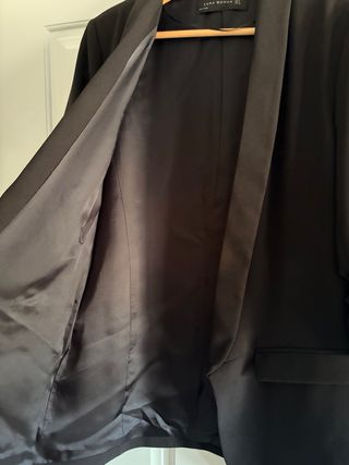 Blazer Zara crep negro