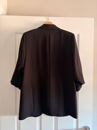 Blazer Zara crep negro