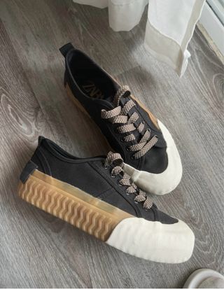 Zapatillas Zara Beige y Negras