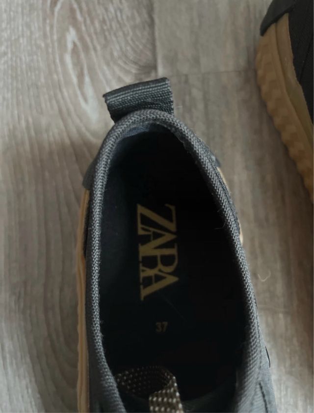 Zapatillas Zara Beige y Negras