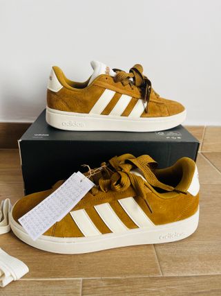Zapatillas Adidas Court Marrones Talla 44.5