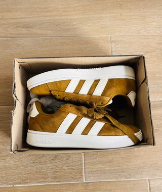 Zapatillas Adidas Court Marrones Talla 44.5