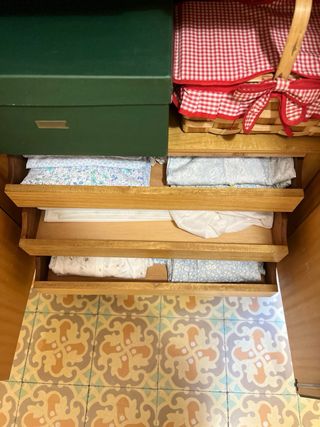 Armario grande de madera marrón