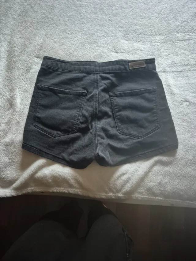 Pantalones cortos negros de talle alto