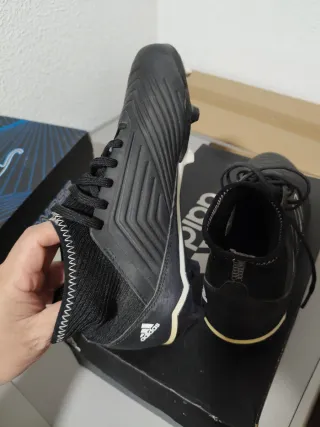 Zapatos de fútbol Adidas negros