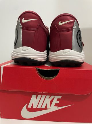 Zapatillas Nike Total 90 Plata y Rojo