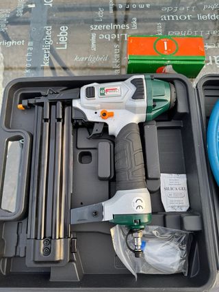 Pistola Clavos + Manguera Aire