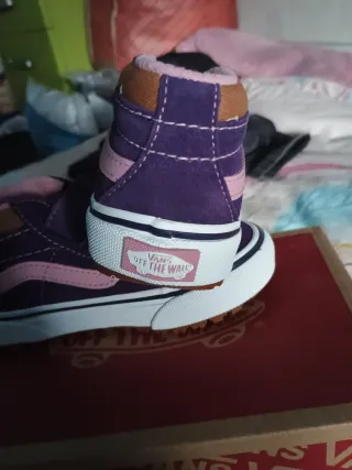 Zapatillas Vans Clásicas de ñiñas talla 27.5