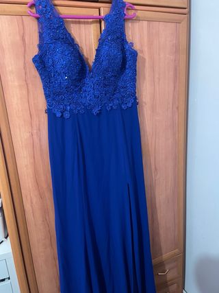 Vestido de fiesta azul con pedrería
