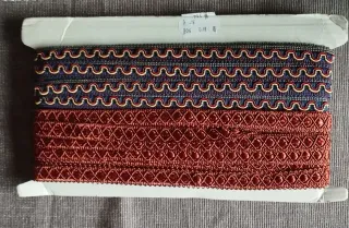 Dos cintas de pasamanería