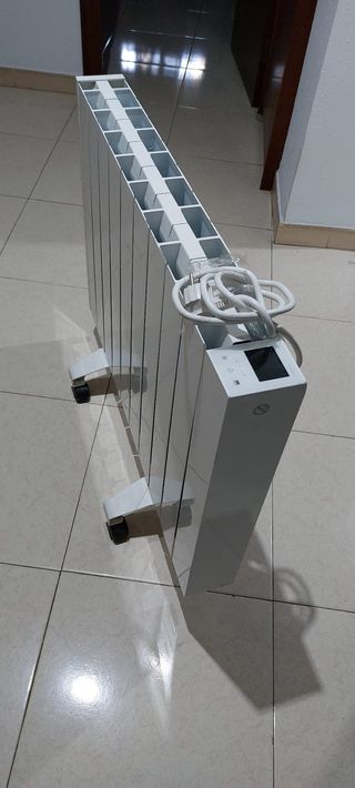 Radiador cerámico eléctrico blanco con Ruedas