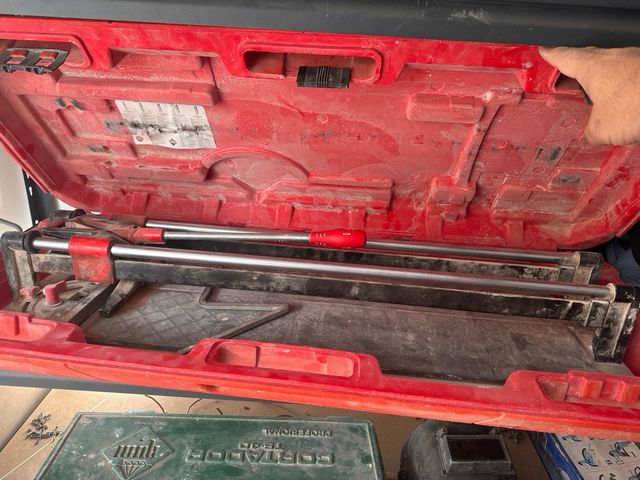 Cortadora de azulejos Rubi TX-700