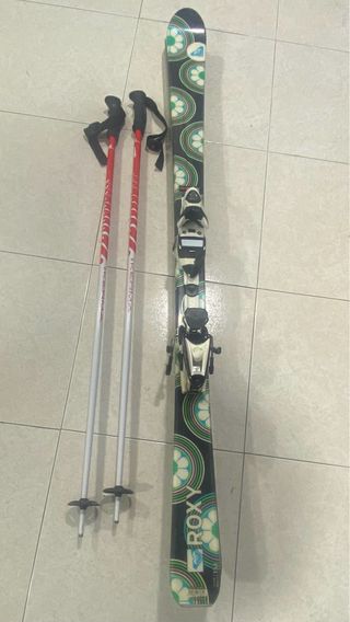 Esquís Roxy con bastones 1.54