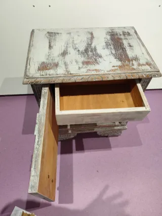 Mesita auxiliar de madera