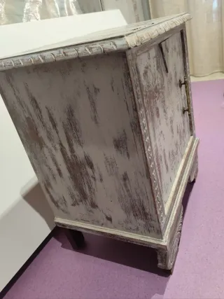 Mesita auxiliar de madera