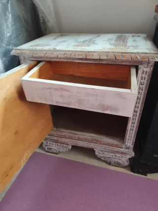 Mesita auxiliar de madera