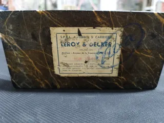 Conmutador y enchufe de porcelana